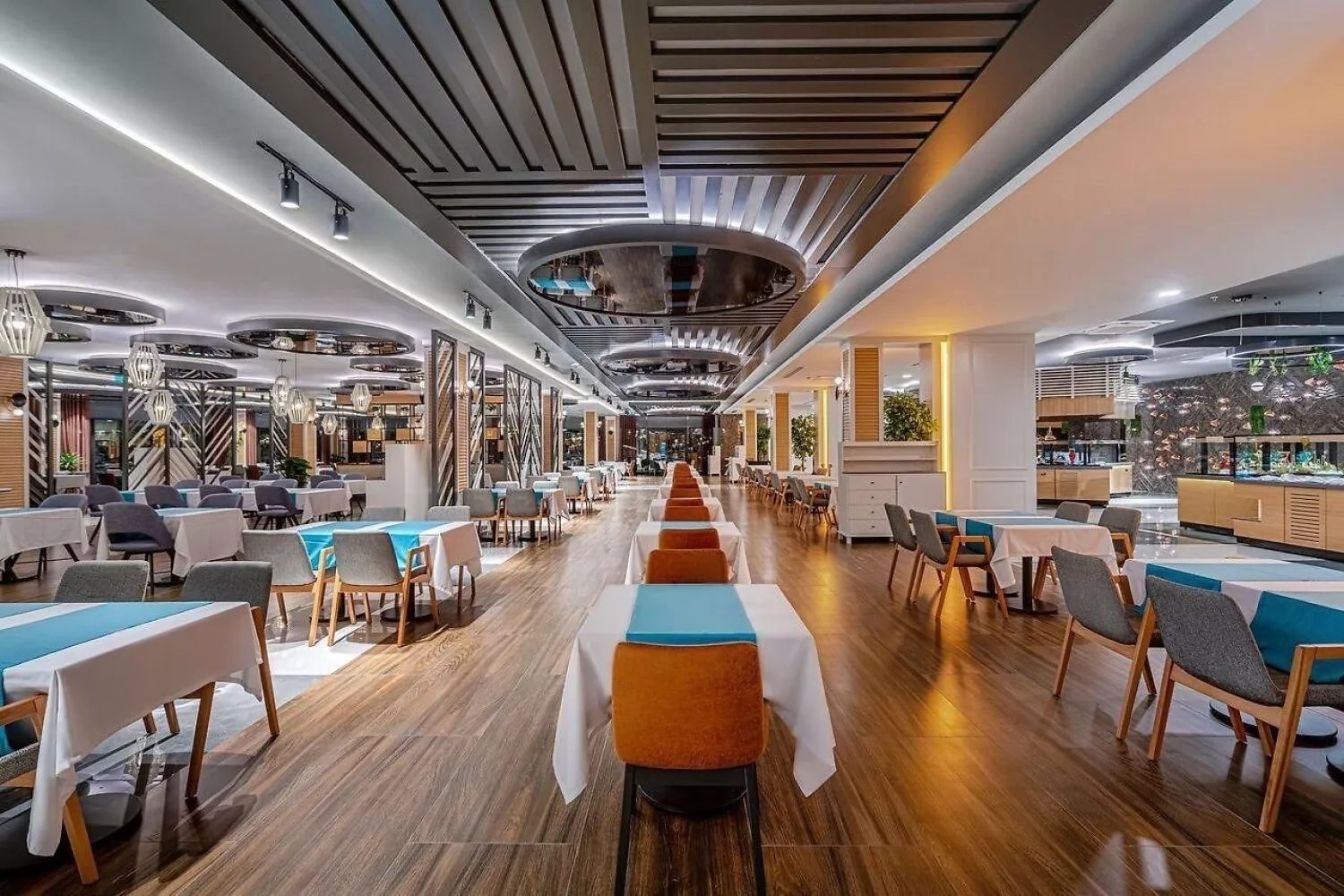 DIAMOND DE LUXE HOTEL