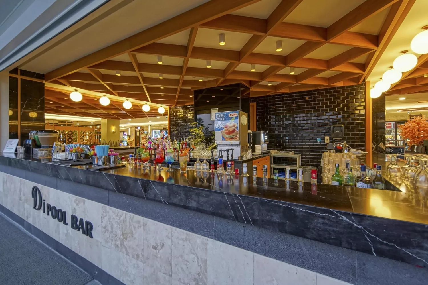 DIAMOND DE LUXE HOTEL