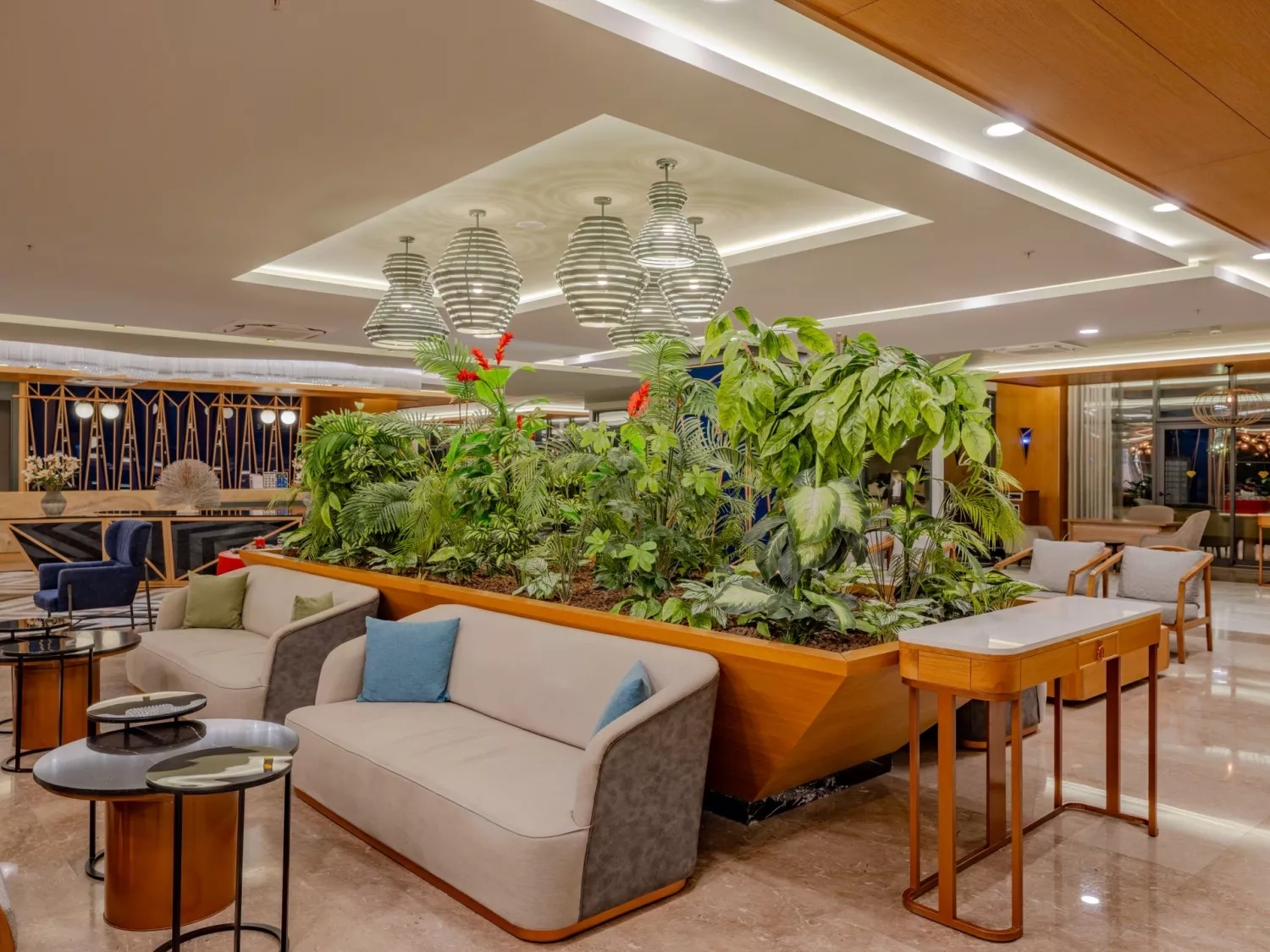 DIAMOND DE LUXE HOTEL