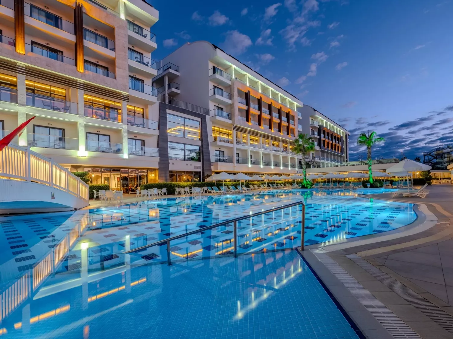 DIAMOND DE LUXE HOTEL